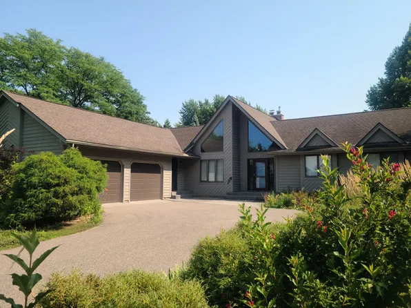 386 Bear Ave S, Vadnais Heights, MN 55127