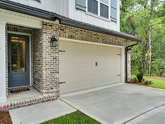 Representative Plan. Colors, finishes and upgrades may vary.