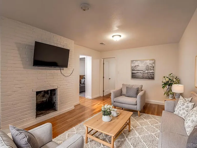 2460 Irving St #B — Photo 5