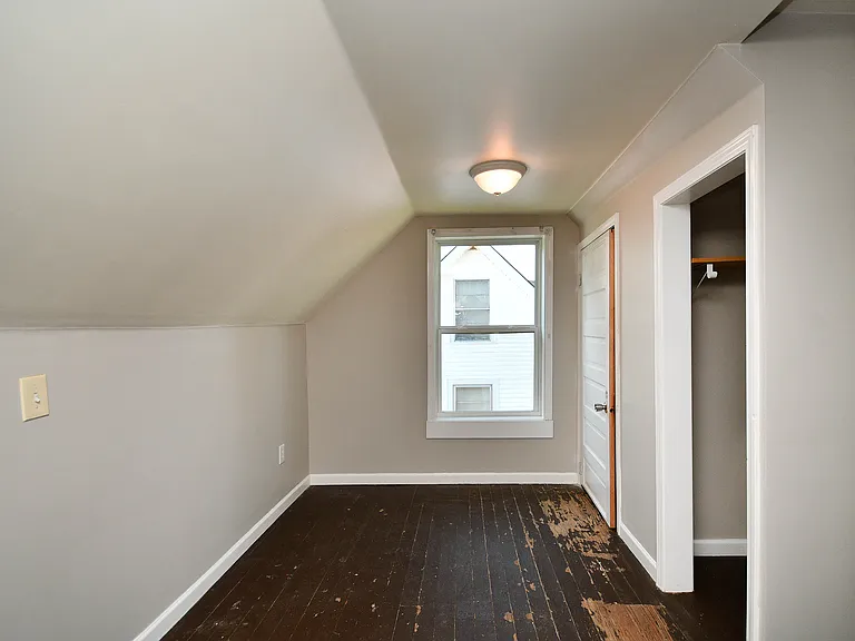 81 Wallace St — Photo 40