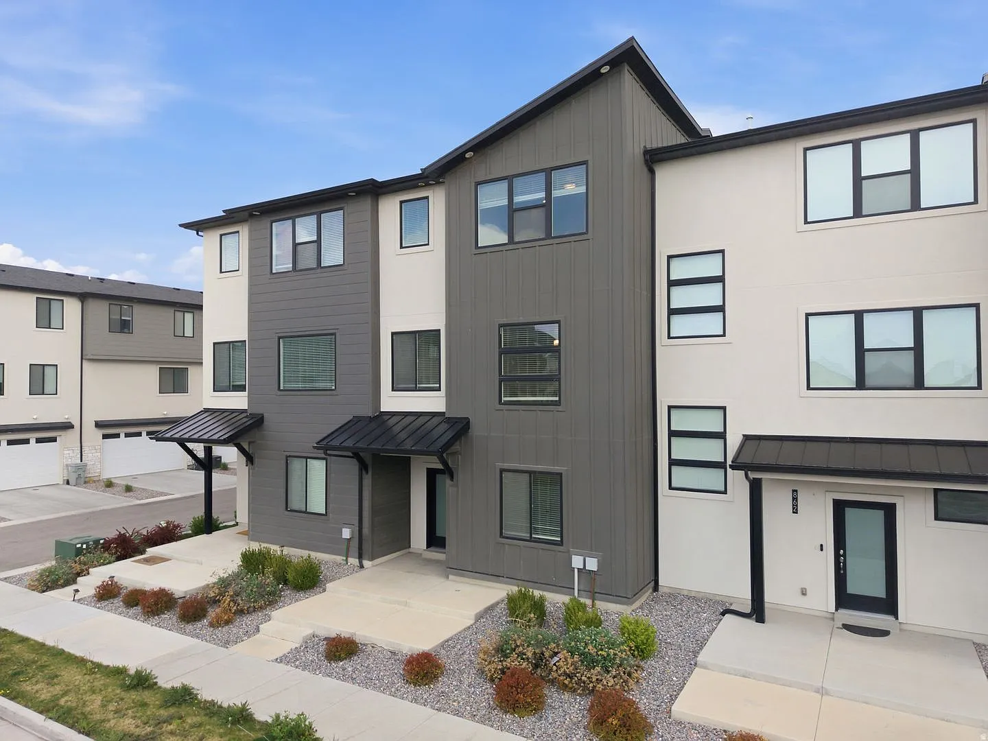 Modern 4 Bed / 3 Bath Home in American Fork | Pool + Pickleball — Photo 3