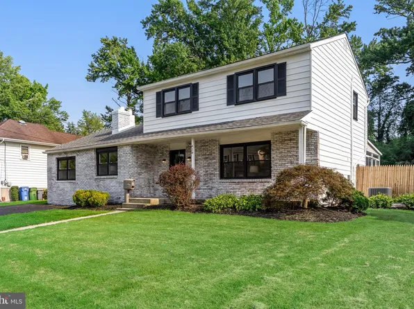 418 Kingston Dr, Cherry Hill, NJ 08034