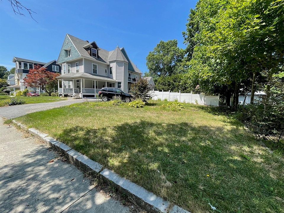 1st image of 328 Highland St