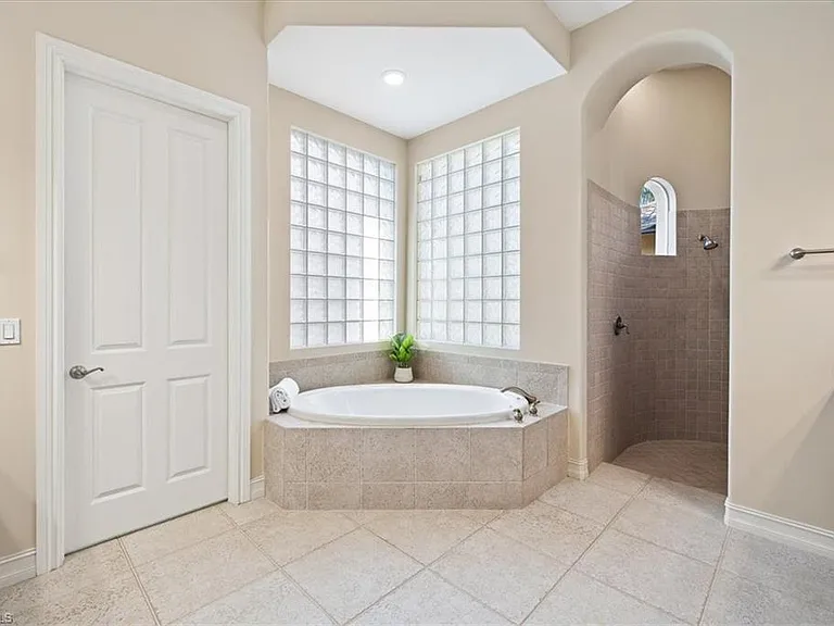 9094 Sahalee Ct — Photo 31
