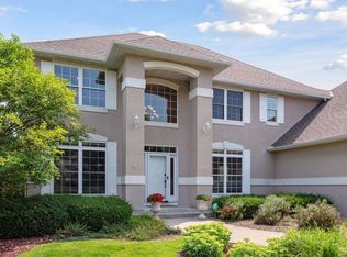 8325 Stone Creek Dr, Chanhassen, MN 55317