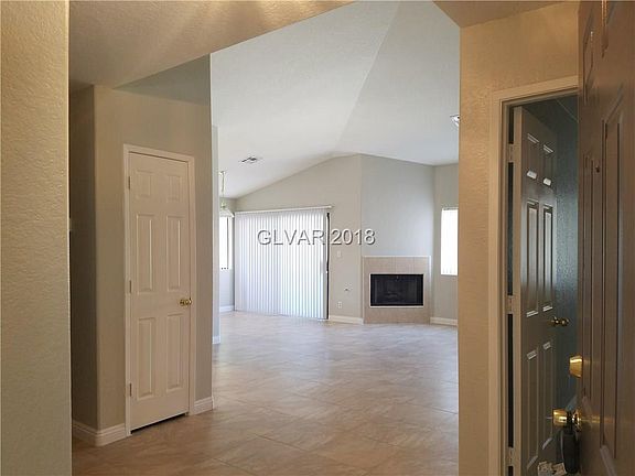 2nd image of 5042 Rainbow Blvd #205