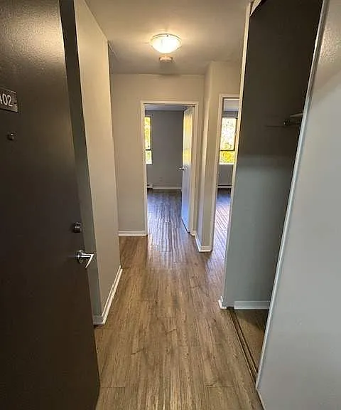 625 Glengarry Blvd — Photo 4