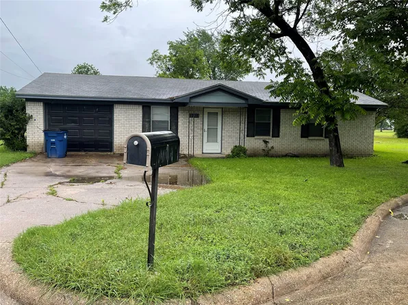 1208 Winkler St, Ennis, TX 75119
