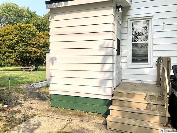 5th image of 197 Stegelske Ave