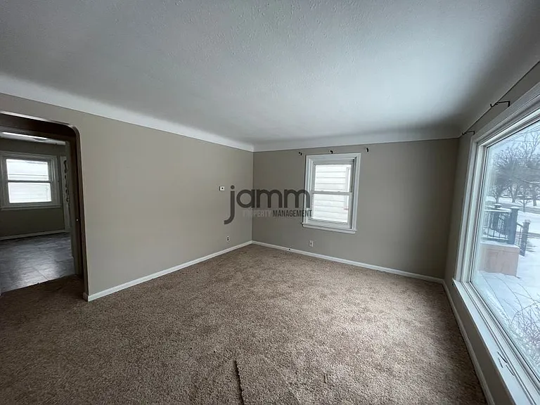 6227 Traymore Ave — Photo 7