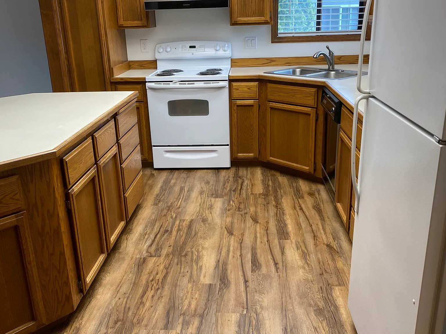 2 bed, 1260 sqft, $2,000 — Photo 3