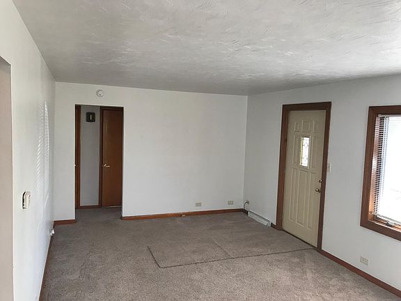 2nd image of 530 Oak St