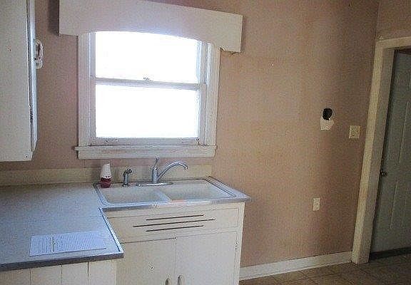 4th image of 3153 Parkway North St N