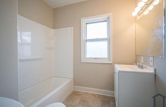 5th image of 2501 N 50th St