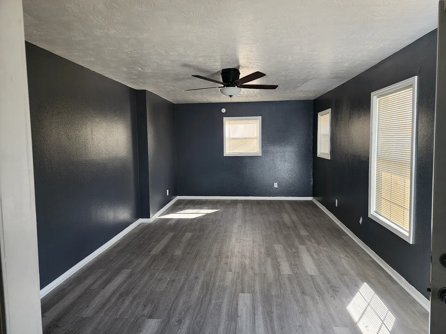 3 bed, 1220 sqft, $1,450 — Photo 3