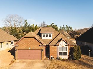 15808 Coldwater Dr, Harvest, AL 35749