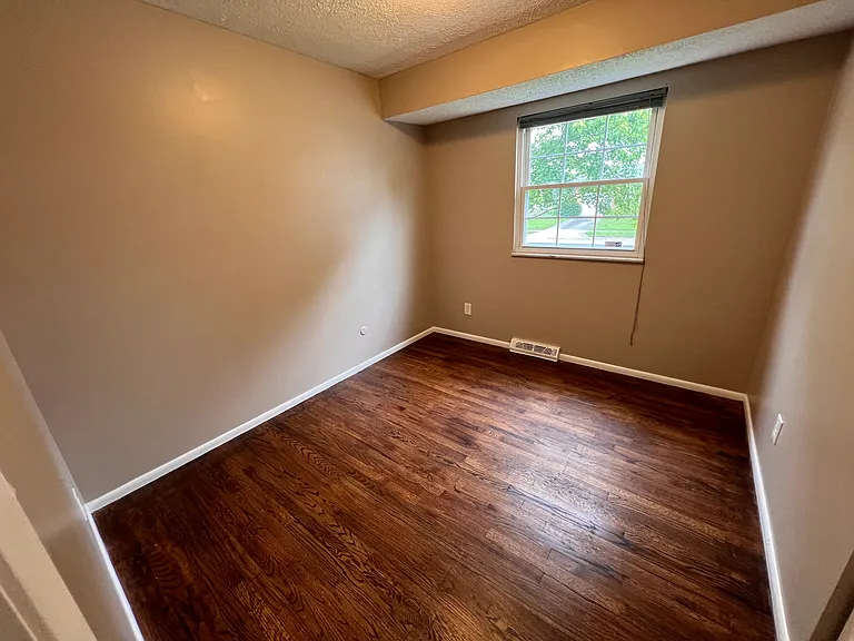 6347 Faircrest Rd — Photo 11