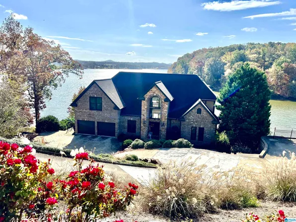 229 Willow Dr, Lincoln, AL 35096