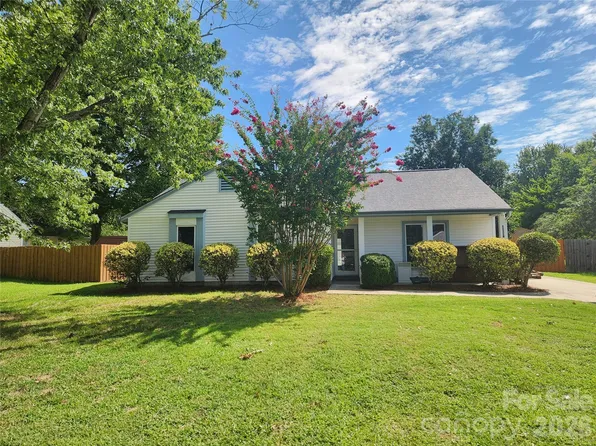 11318 Treebark Dr, Pineville, NC 28134
