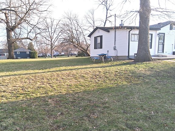 5th image of 2241 Wallace Ave