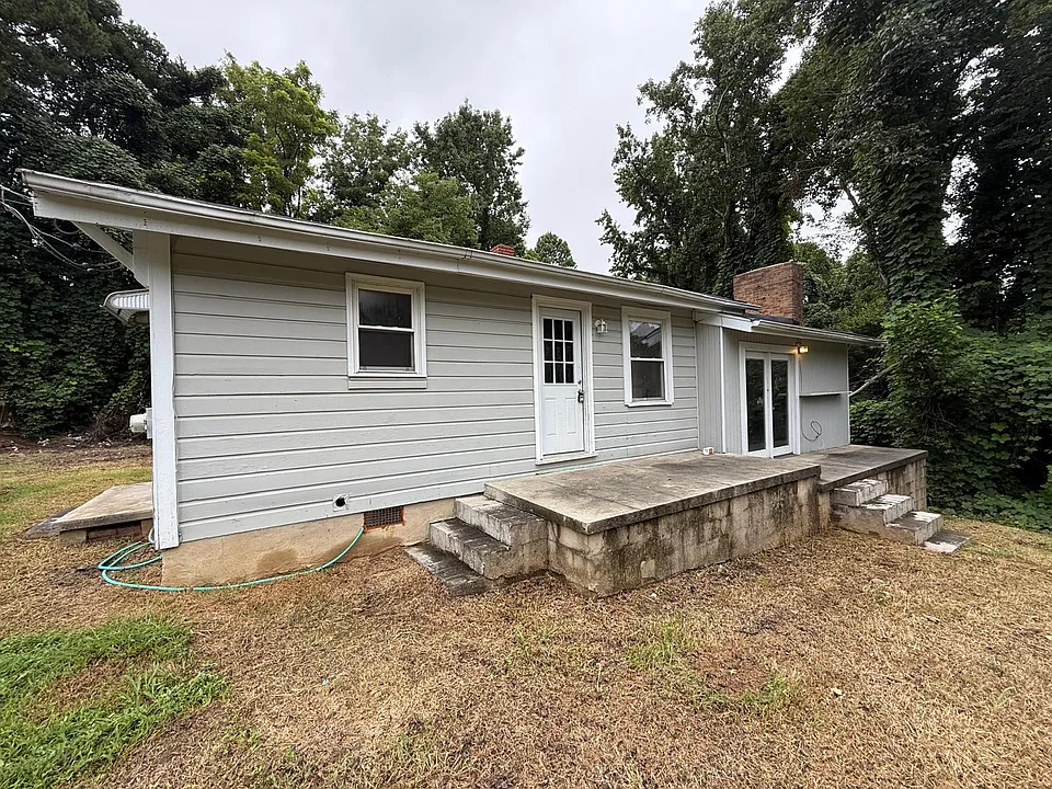 1500 Lake Village Dr