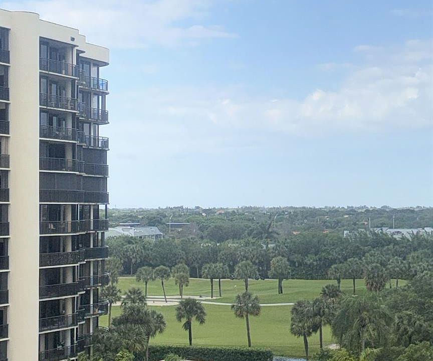 1st image of 2425 Presidential Way #705