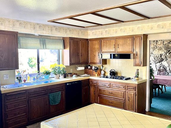 5th image of 1530 Shadow Knolls Dr