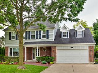 2202 Magnolia Ct W, Buffalo Grove, IL