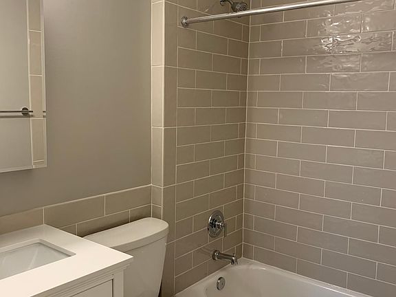 Full sized tub!