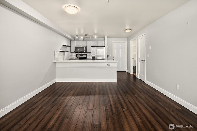 5th image of 1818 18th Avenue #204