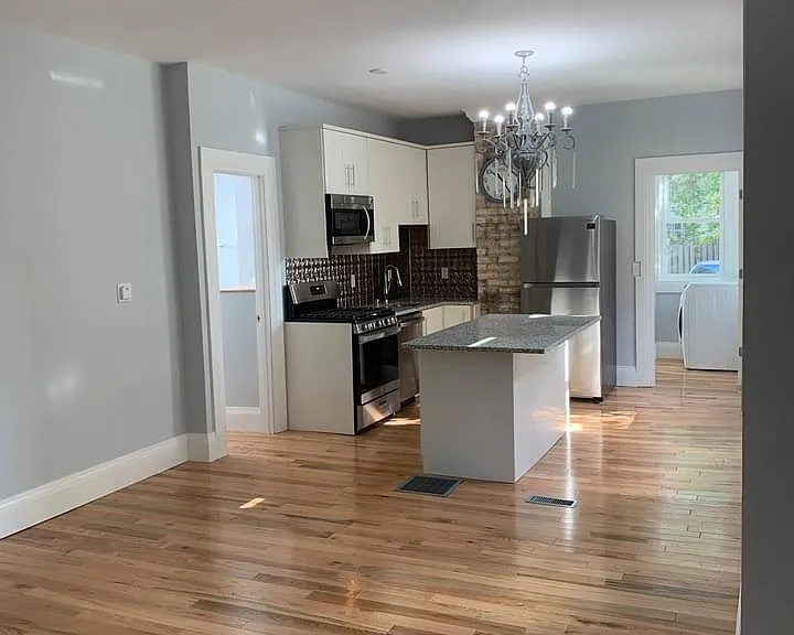 952 26th Ave NE #1 — Photo 4