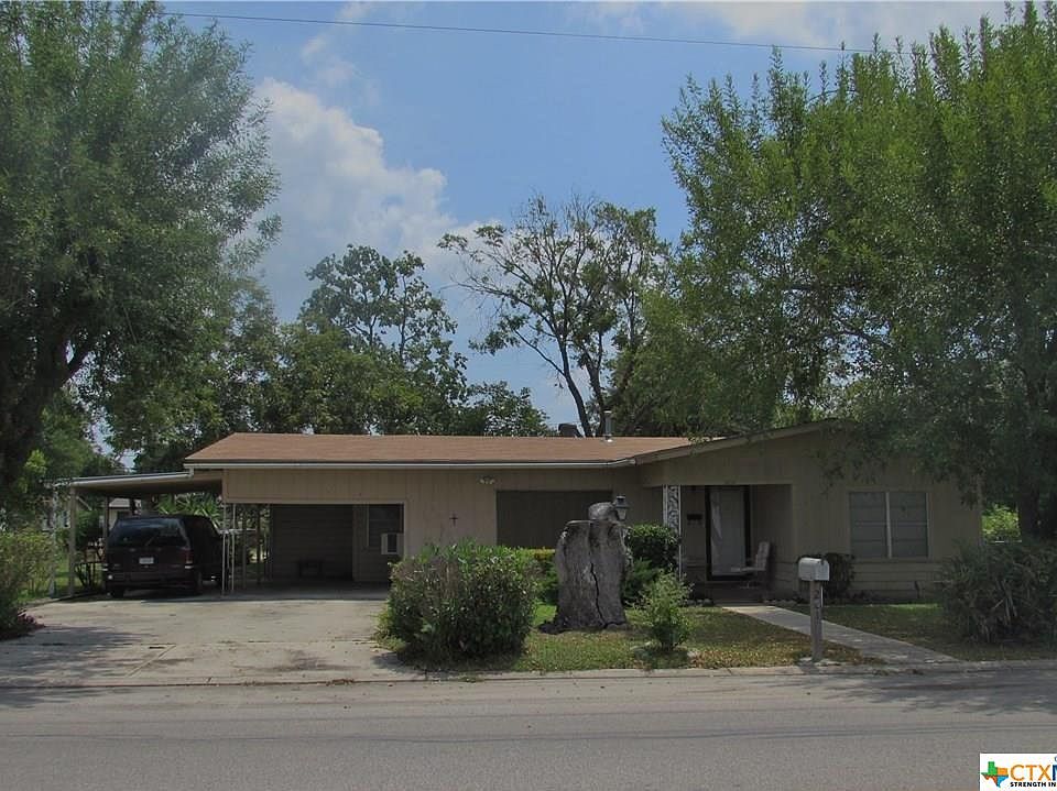 2015 N Guadalupe St, Seguin, TX 78155 Zillow