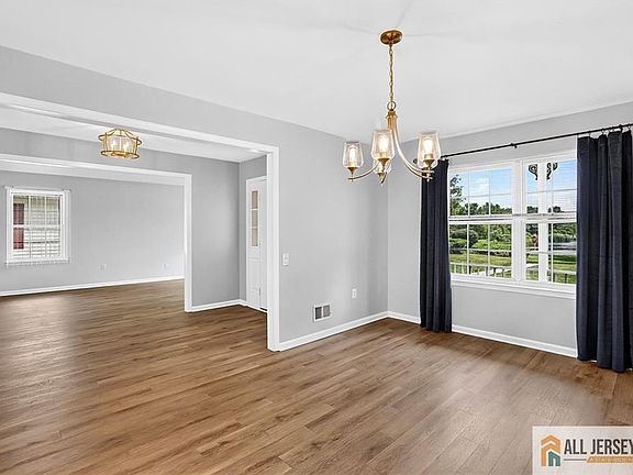 5th image of 102 Waterside Blvd