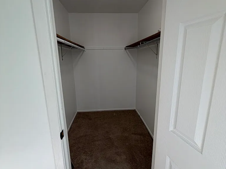 214 Scarsdale Ct #D1 — Photo 8