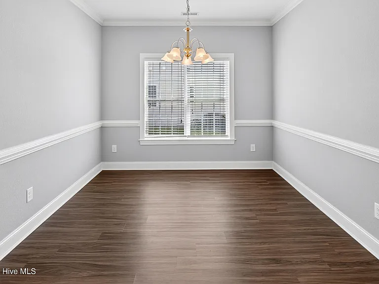 1661 Cambria Dr #B — Photo 14