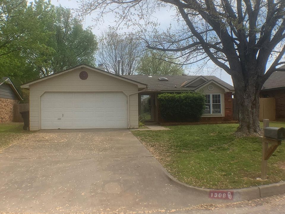 Beautiful yard. Double garage with automatic opener
