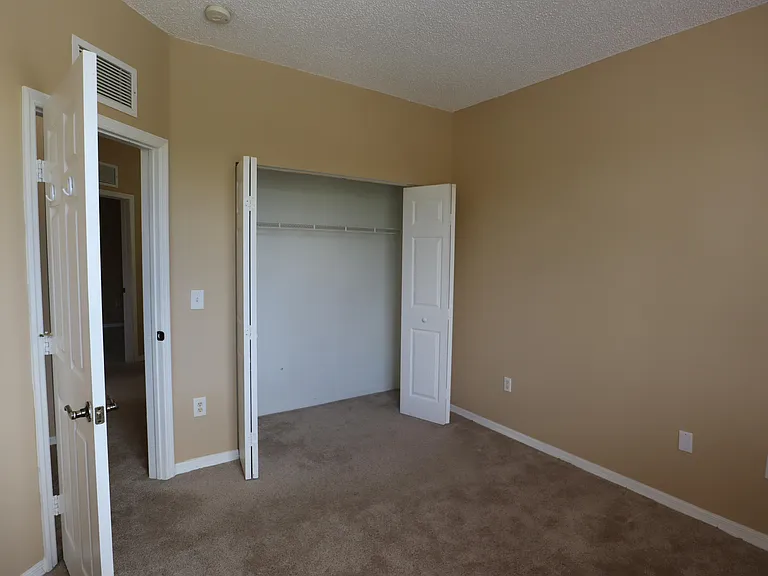 2202 SE 17th Ave — Photo 22