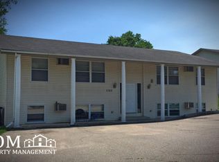 1707 Riggs Rd APT 4, Saint Peter, MN 56082