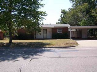 510 Maxwell St NW, Ardmore, OK 73401