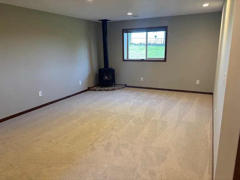 386 Greenway Dr — Photo 12
