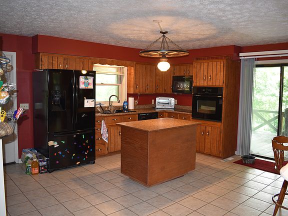4th image of 143 Patrick Dr