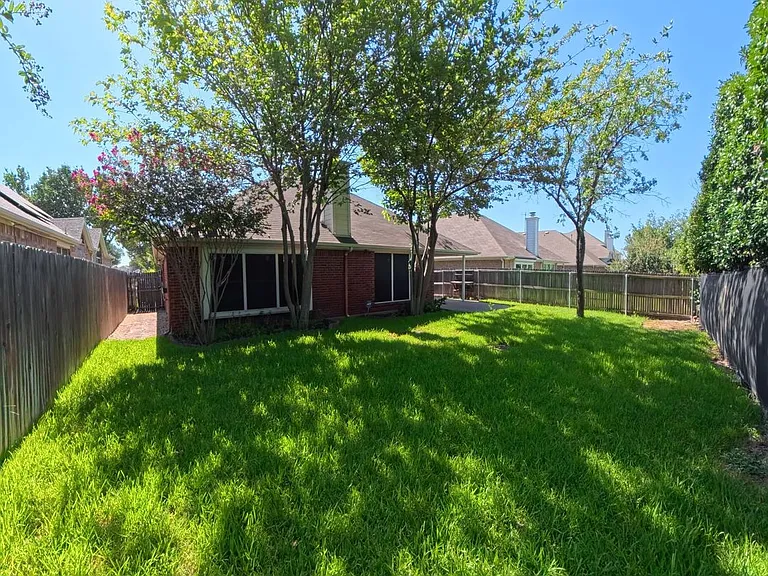 2029 Oak Manor Dr — Photo 22