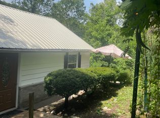 8766 Williams Ln, Lexington, KY 40515