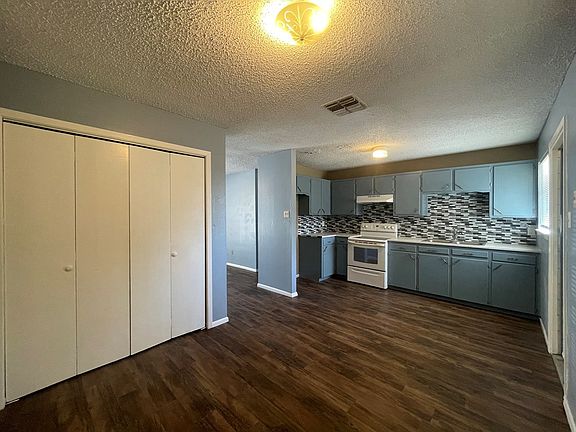5th image of 10945 Gates Ln