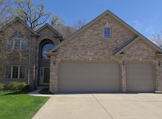 231 N Hillcrest St, Addison, IL 60101