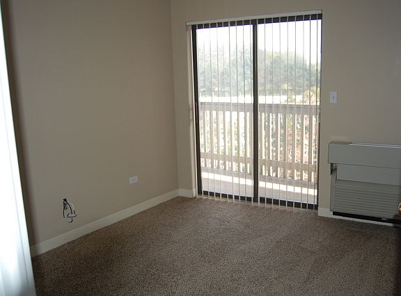 5th image of 1700 Wedgewood Dr APT 312