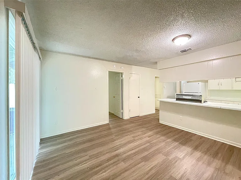 904 N Meadows Dr — Photo 8