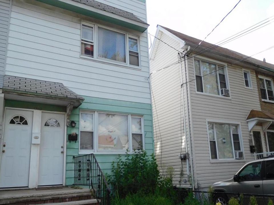 2nd image of 1392 E 98th St