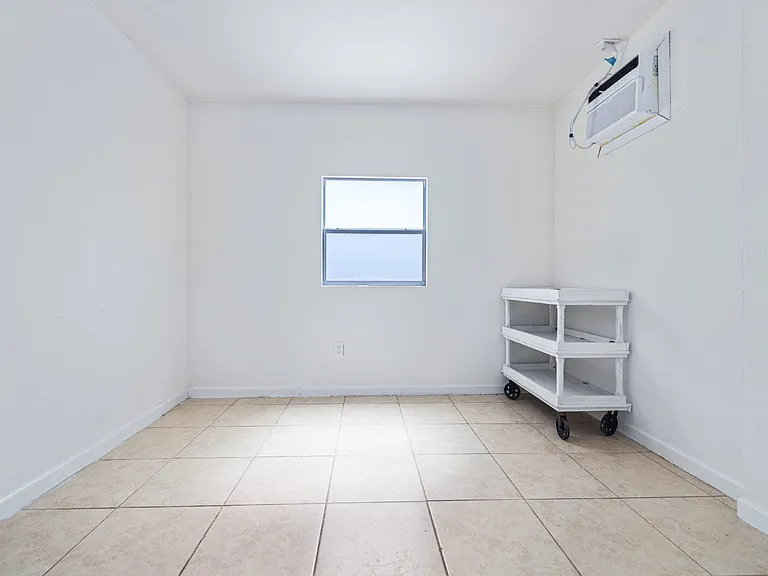 3005 W Kathleen St — Photo 15