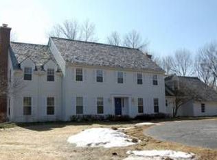 2405 W Fairy Chasm Rd, River Hills, WI 53217